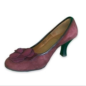 Eurosoft by Soffe Crimson Suede Pump Size 6 1/2